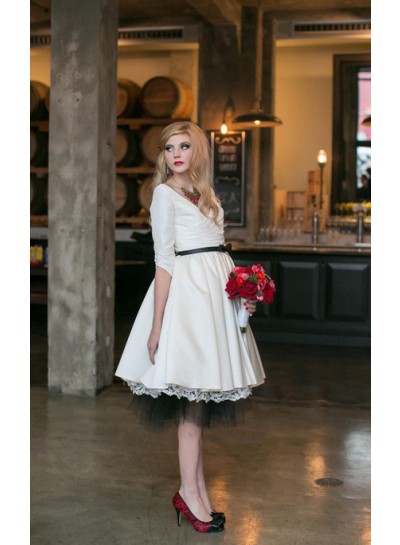 2023 Classic A Line Satin Over Lace V Neck Knee Length Long Sleeves Short Wedding Dresses
