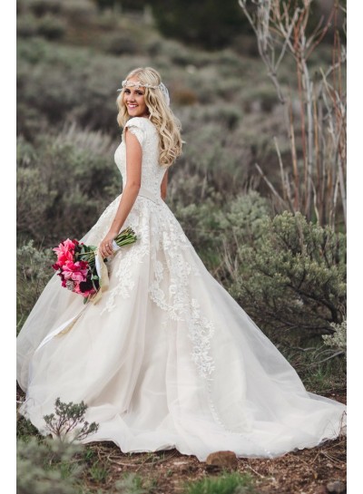 2023 Capped Sleeves Ivory Tulle With Appliques V Neck Beaded Sash Long Lace Wedding Dresses
