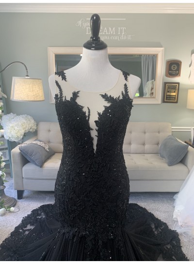Black V-neck Mermaid Lace Prom Dresses