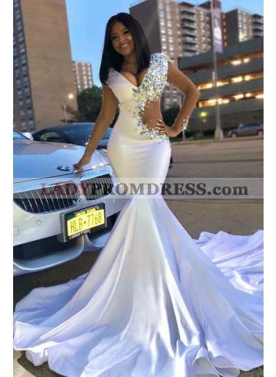 2023 Sexy White V-neck Mermaid/Trumpet Beaded Prom Dresses