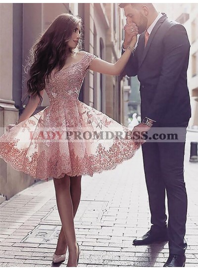 Lace A-Line/Princess Applique Off-The-Shoulder Short Mini Homecoming Dresses